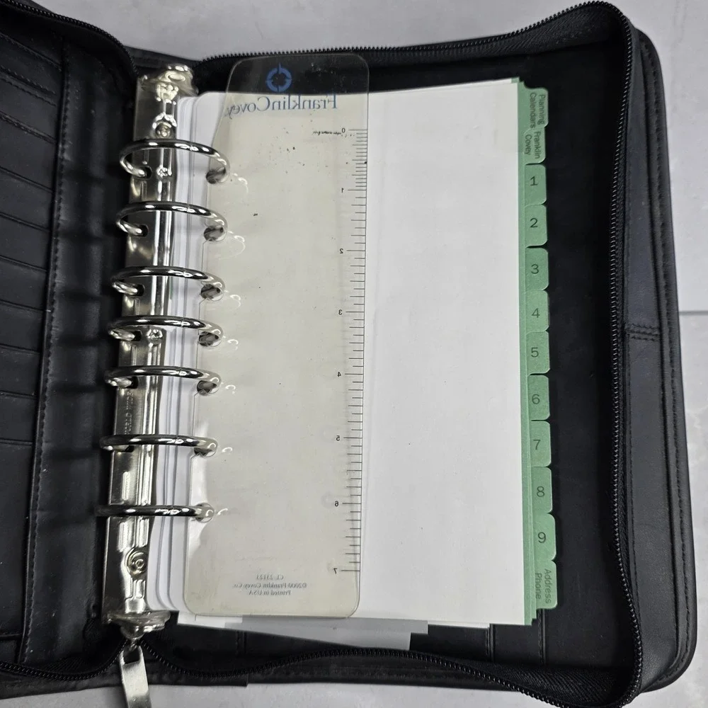 Franklin Covey Zip Around Classic Planner 7 Ring 10 x 8